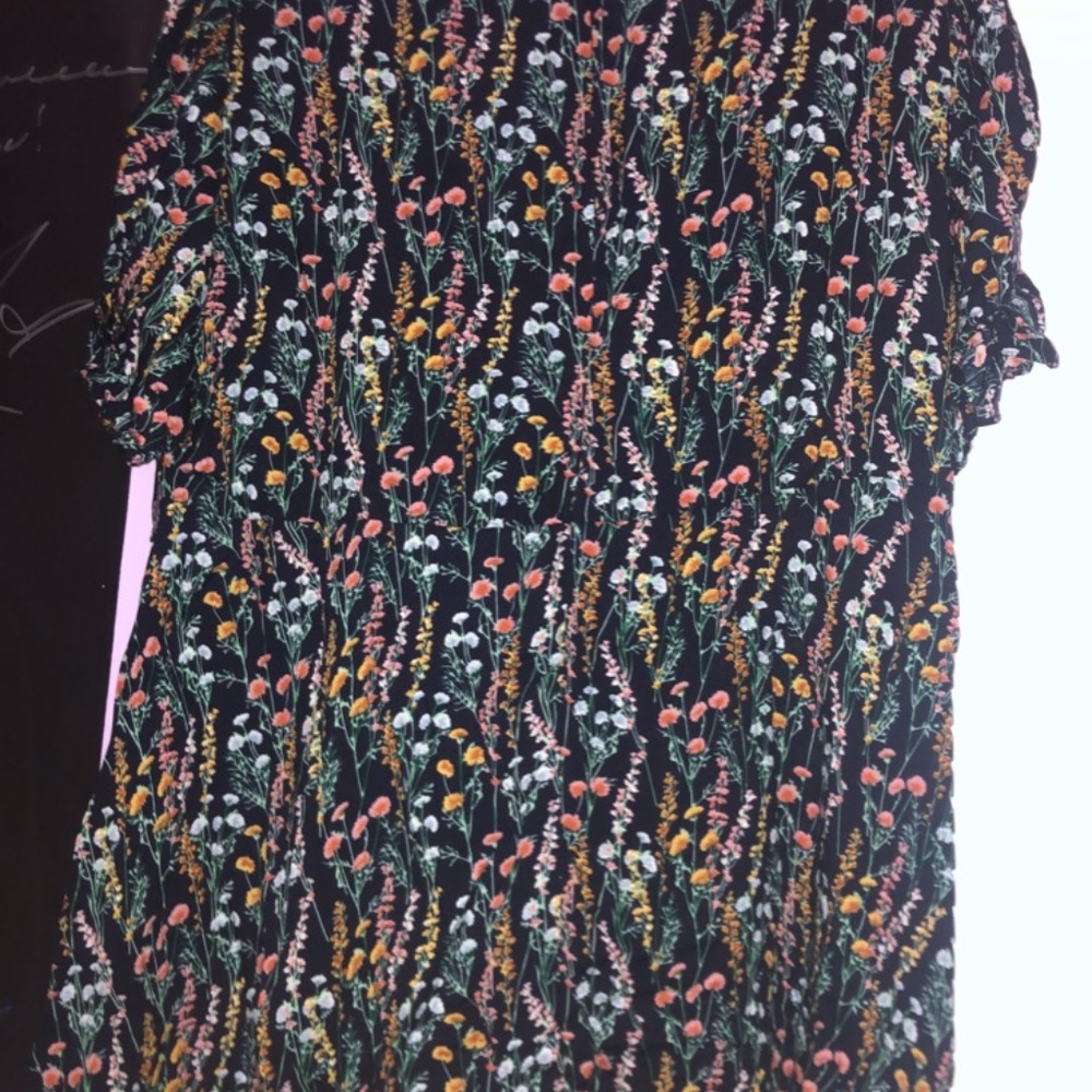 Flower Dress - Picture 3 of 4